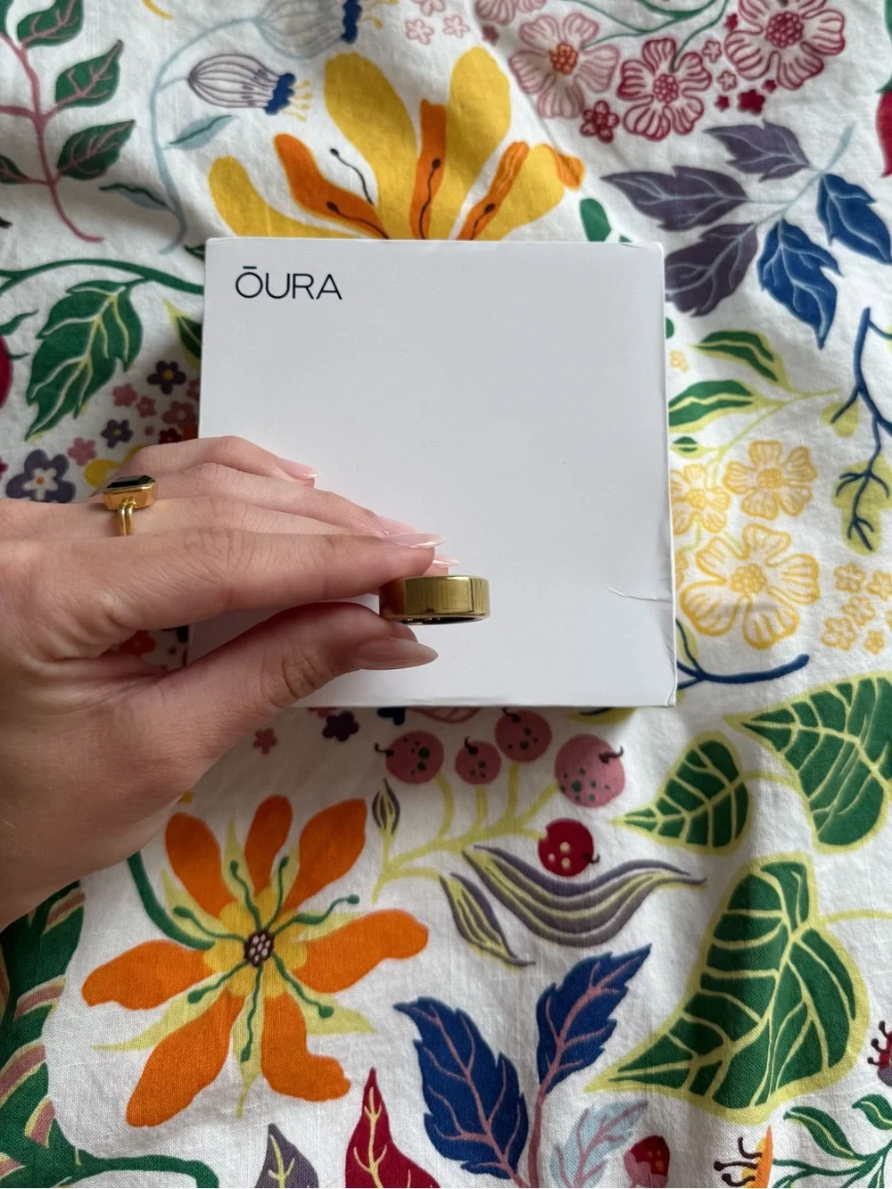 Oura Ring Gen3 Heritage Gold, Size US6, Includes Charger